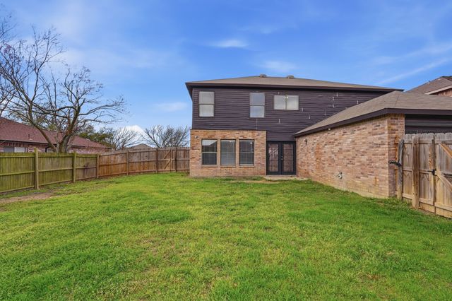 304 Sandlewood Lane, Cedar Hill, TX 75104