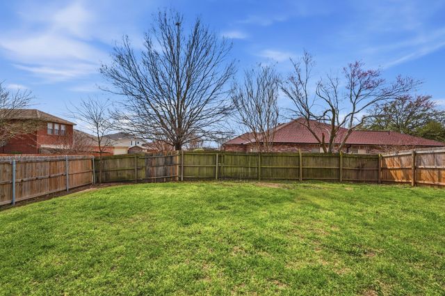 304 Sandlewood Lane, Cedar Hill, TX 75104