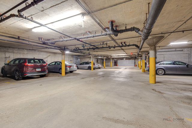 3030 Pheasant Creek Drive 405, Northbrook, IL 60062