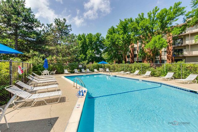 3030 Pheasant Creek Drive 405, Northbrook, IL 60062