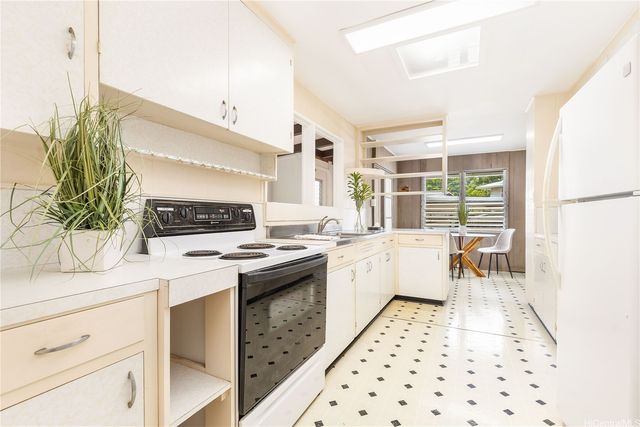 2375 Jennie Street, Honolulu, HI 96819