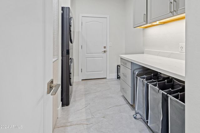 12028 N 80TH Place, Scottsdale, AZ 85260