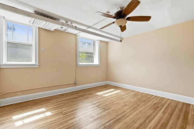 2545 Garfield Avenue B, Minneapolis, MN 55405