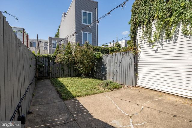 2324 E HAGERT ST, Philadelphia, PA 19125