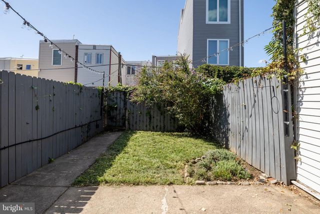 2324 E HAGERT ST, Philadelphia, PA 19125