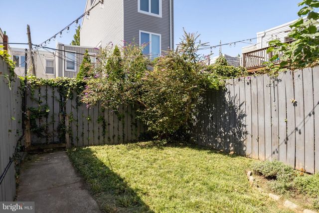 2324 E HAGERT ST, Philadelphia, PA 19125