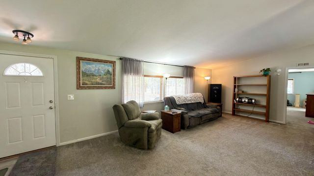 17667 Penny Court, La Pine, OR 97739
