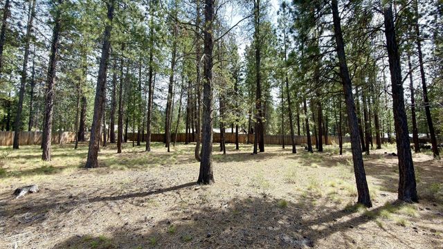 17667 Penny Court, La Pine, OR 97739