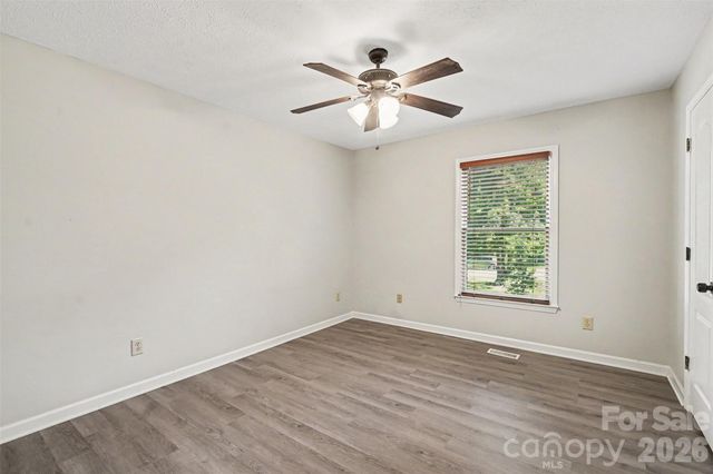 2716 Starnes Road, Charlotte, NC 28214