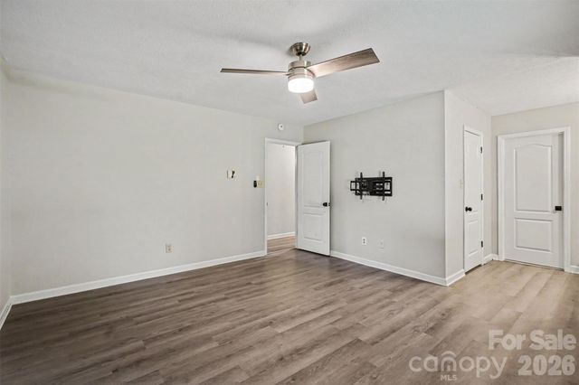 2716 Starnes Road, Charlotte, NC 28214