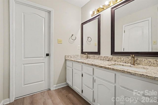 2716 Starnes Road, Charlotte, NC 28214