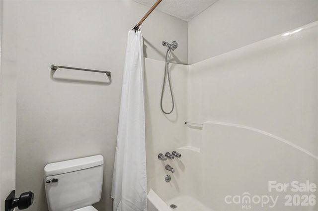 2716 Starnes Road, Charlotte, NC 28214