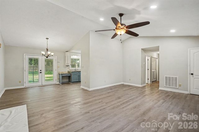 2716 Starnes Road, Charlotte, NC 28214