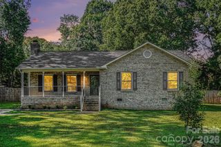 2716 Starnes Road, Charlotte, NC 28214