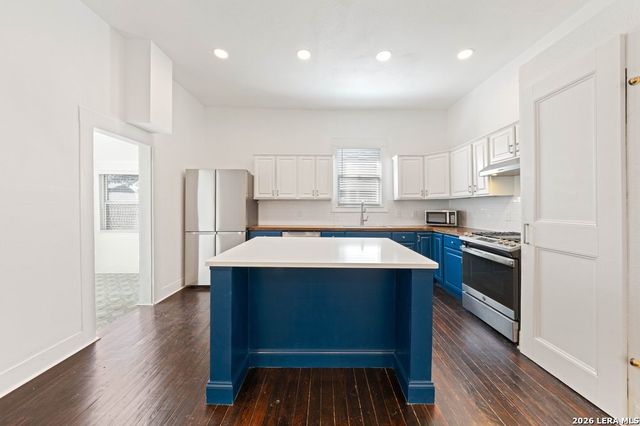 1106 W Summit Ave, San Antonio, TX 78201