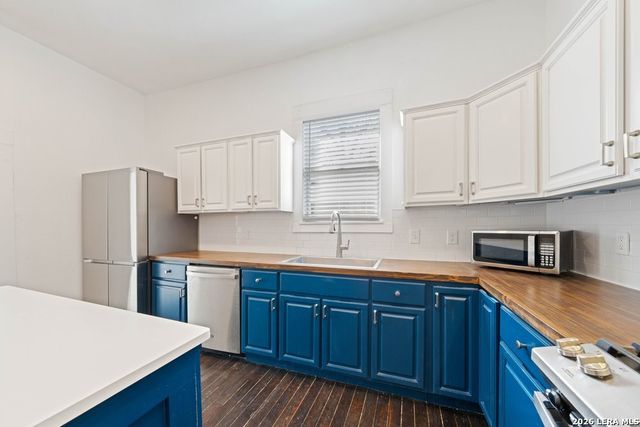 1106 W Summit Ave, San Antonio, TX 78201