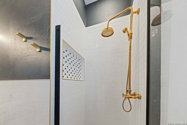 1106 W Summit Ave, San Antonio, TX 78201