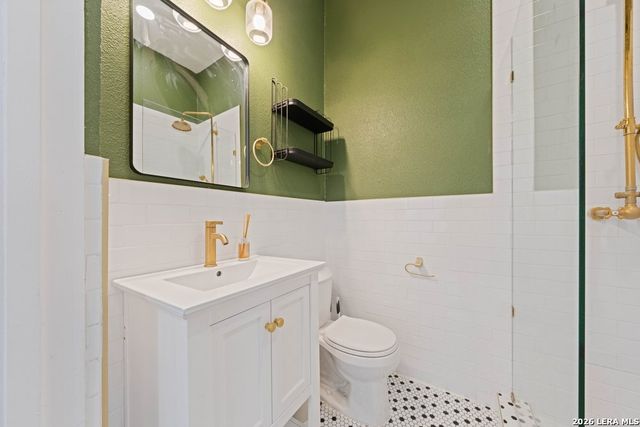 1106 W Summit Ave, San Antonio, TX 78201