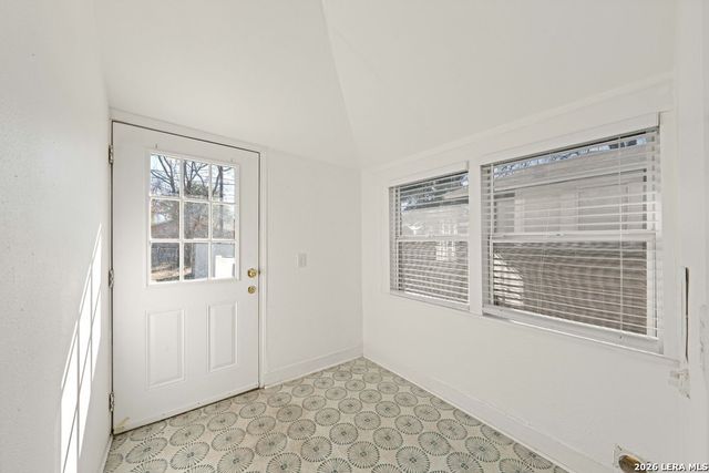 1106 W Summit Ave, San Antonio, TX 78201