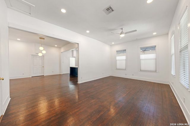 1106 W Summit Ave, San Antonio, TX 78201