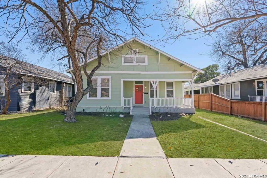 1106 W Summit Ave, San Antonio, TX 78201