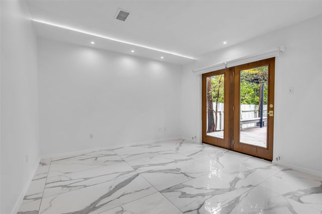 41 Hickory Oak Drive, The Woodlands, TX 77381