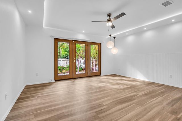 41 Hickory Oak Drive, The Woodlands, TX 77381