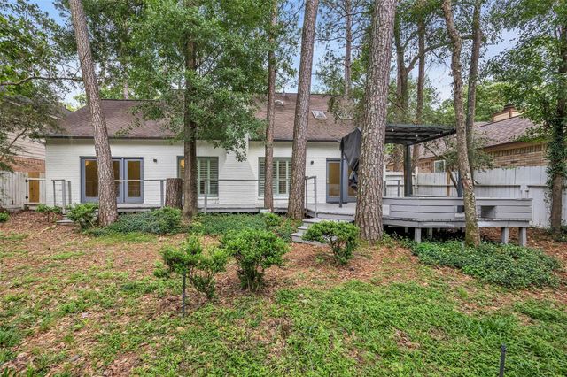 41 Hickory Oak Drive, The Woodlands, TX 77381