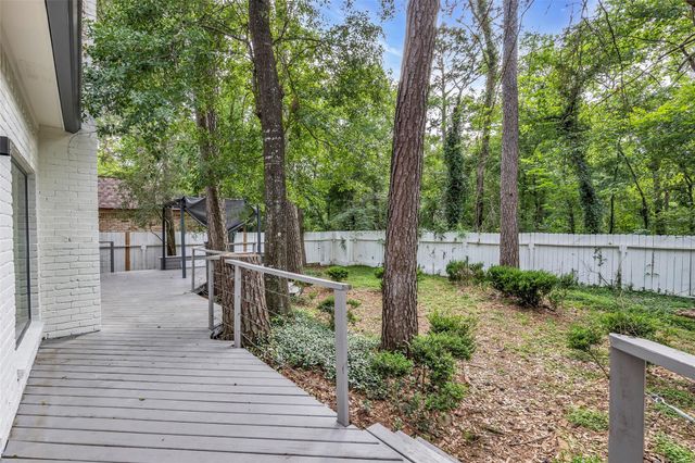 41 Hickory Oak Drive, The Woodlands, TX 77381
