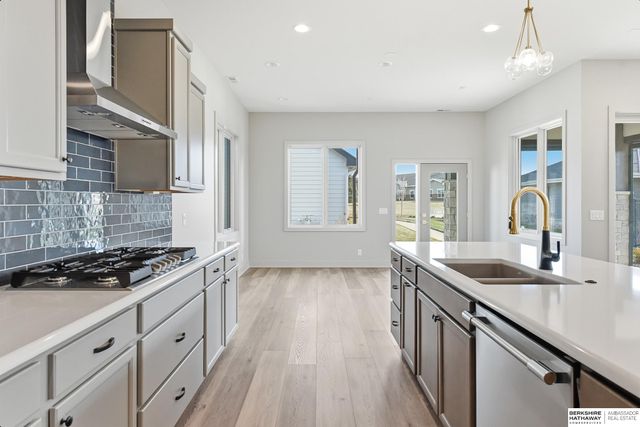 2302 S 176th Court, Omaha, NE 68130