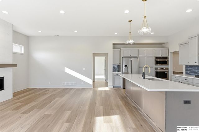 2302 S 176th Court, Omaha, NE 68130