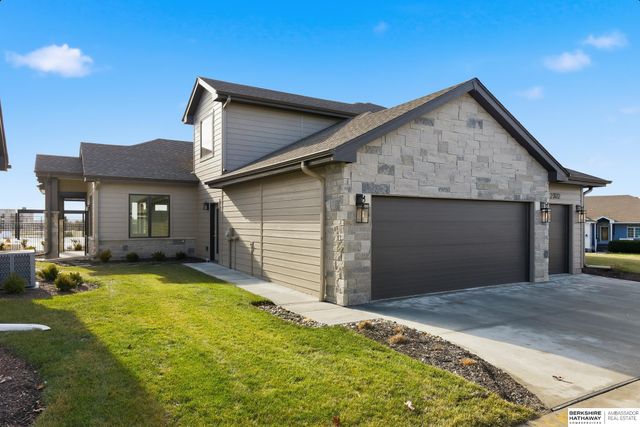 2302 S 176th Court, Omaha, NE 68130