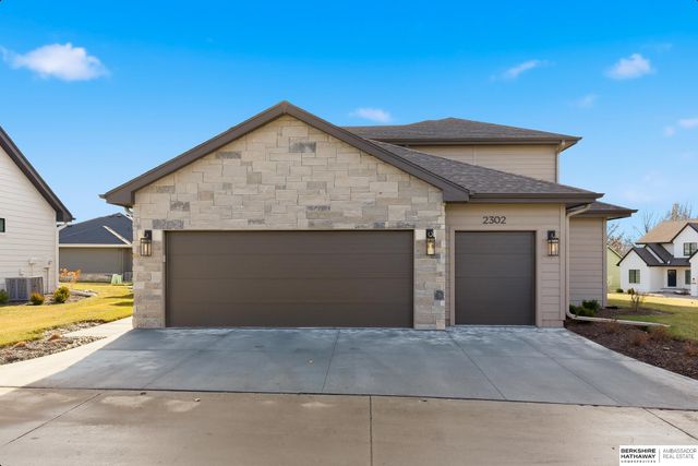 2302 S 176th Court, Omaha, NE 68130