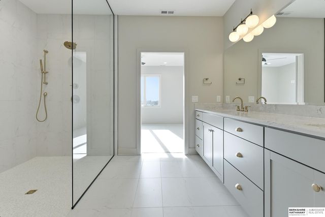 2302 S 176th Court, Omaha, NE 68130