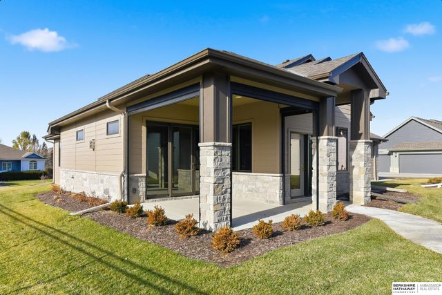 2302 S 176th Court, Omaha, NE 68130