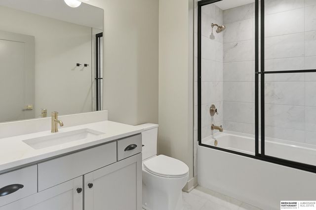 2302 S 176th Court, Omaha, NE 68130