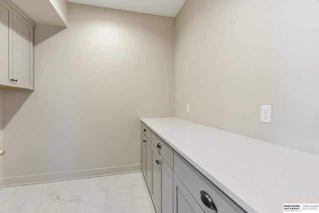 2302 S 176th Court, Omaha, NE 68130