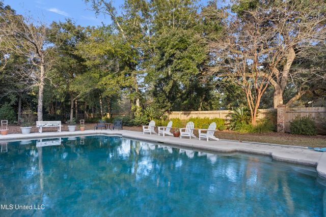 1315 E 2nd Street, Pass Christian, MS 39571