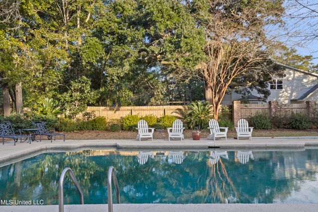 1315 E 2nd Street, Pass Christian, MS 39571