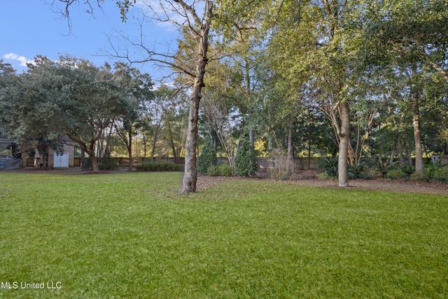 1315 E 2nd Street, Pass Christian, MS 39571