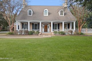 1315 E 2nd Street, Pass Christian, MS 39571