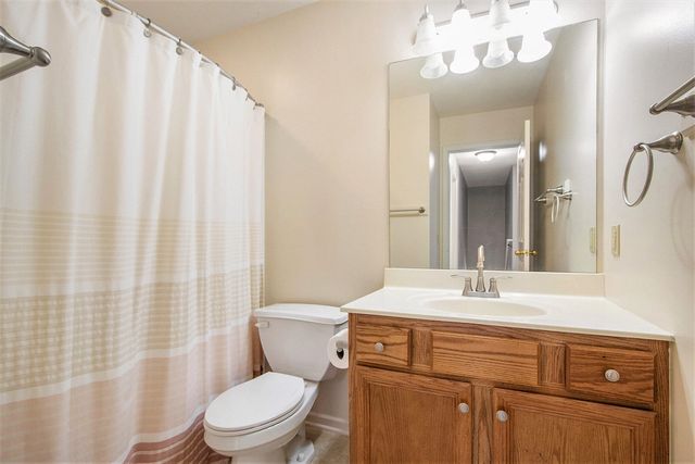 58703 Kristina Circle, Paw Paw, MI 49079