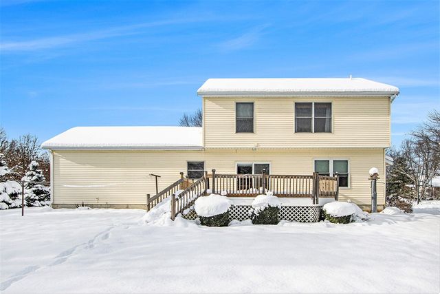 58703 Kristina Circle, Paw Paw, MI 49079