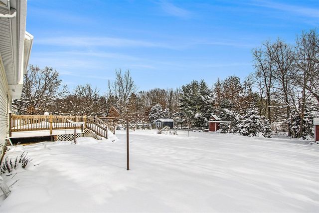 58703 Kristina Circle, Paw Paw, MI 49079