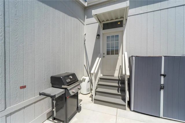 2767 W 1st 14, Santa Ana, CA 92703