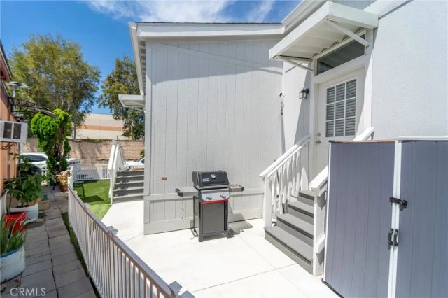 2767 W 1st 14, Santa Ana, CA 92703