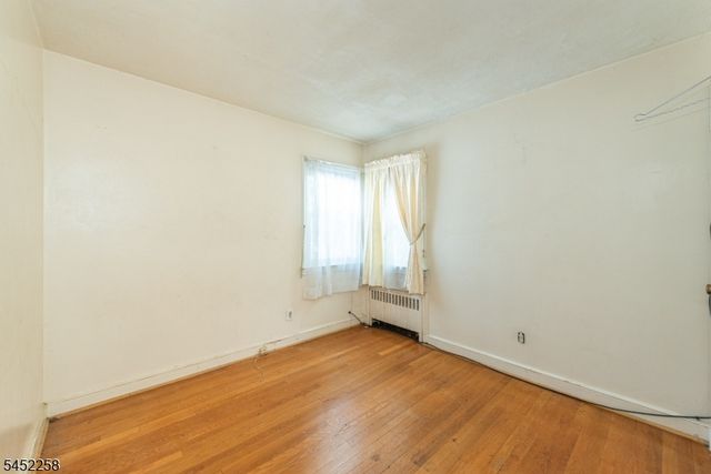 385 E 41St St, Paterson City, NJ 07504