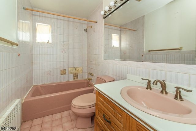 385 E 41St St, Paterson City, NJ 07504