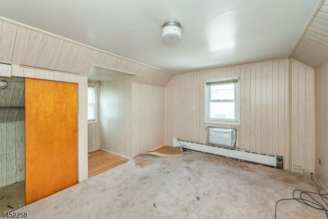 385 E 41St St, Paterson City, NJ 07504