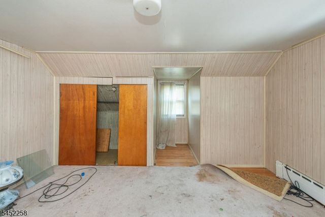 385 E 41St St, Paterson City, NJ 07504